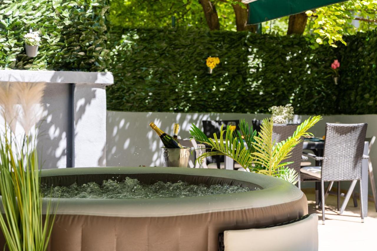 Oasis Luxury Apartment With Terrarce And Jacuzzi 스플리트 외부 사진
