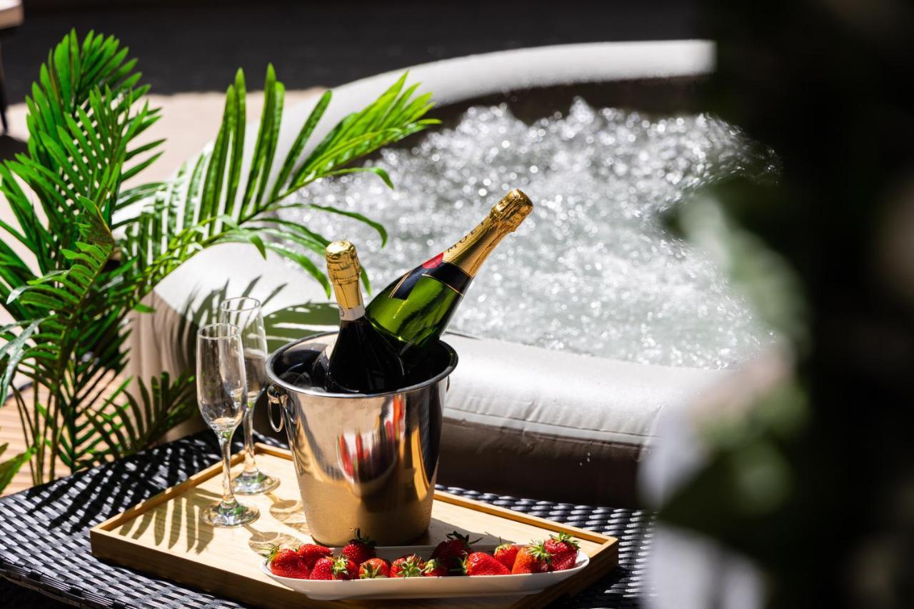Oasis Luxury Apartment With Terrarce And Jacuzzi 스플리트 외부 사진
