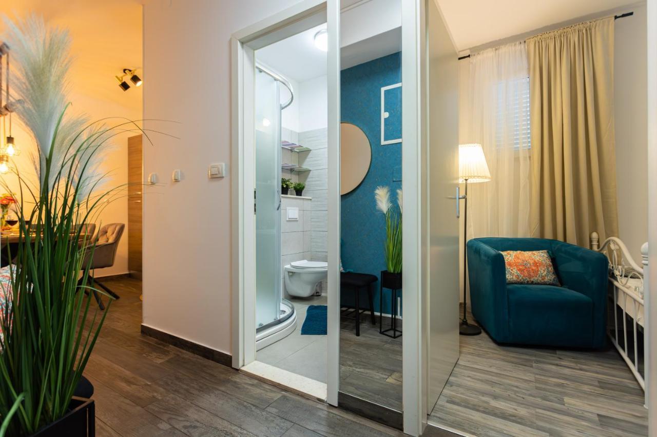 Oasis Luxury Apartment With Terrarce And Jacuzzi 스플리트 외부 사진