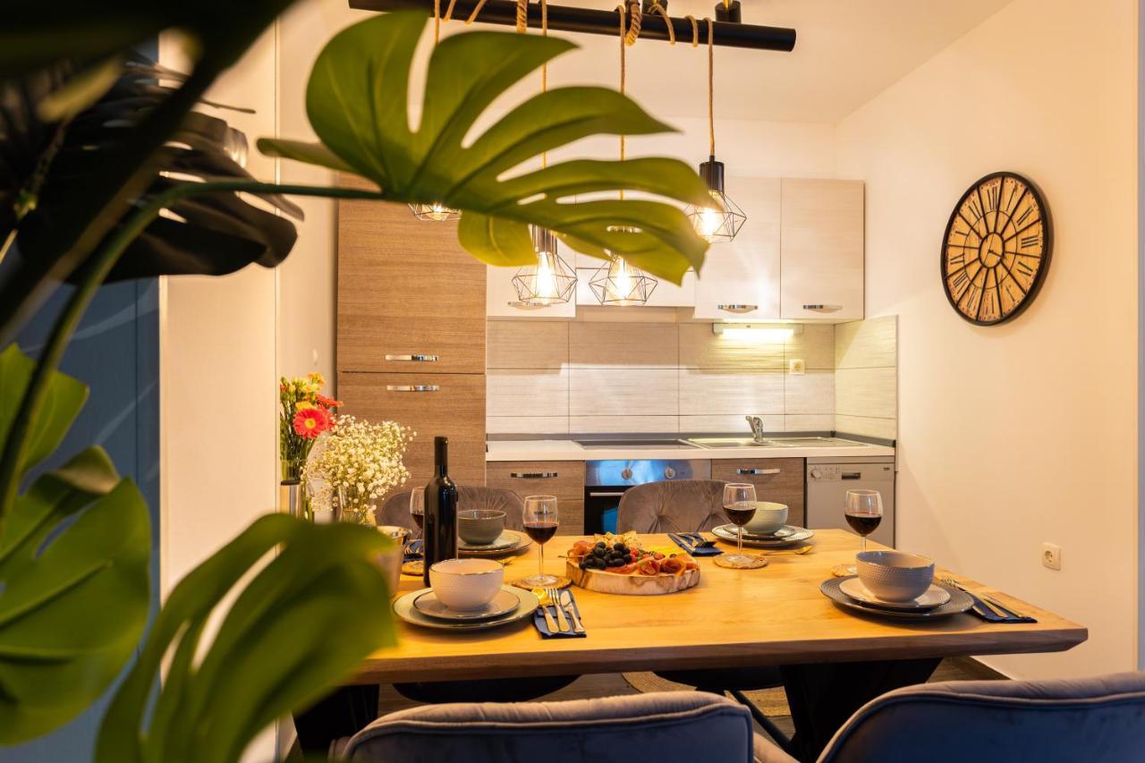 Oasis Luxury Apartment With Terrarce And Jacuzzi 스플리트 외부 사진