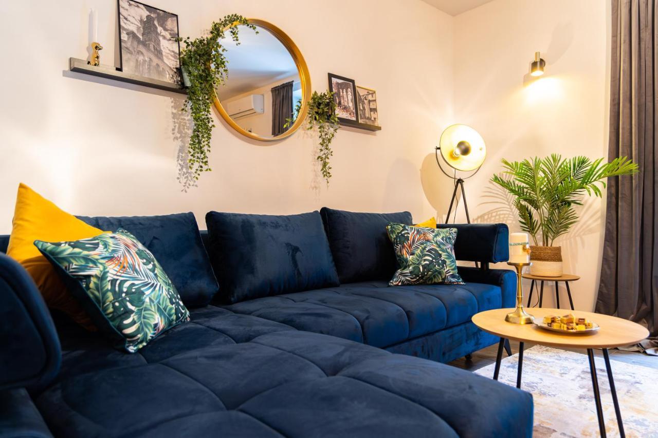 Oasis Luxury Apartment With Terrarce And Jacuzzi 스플리트 외부 사진