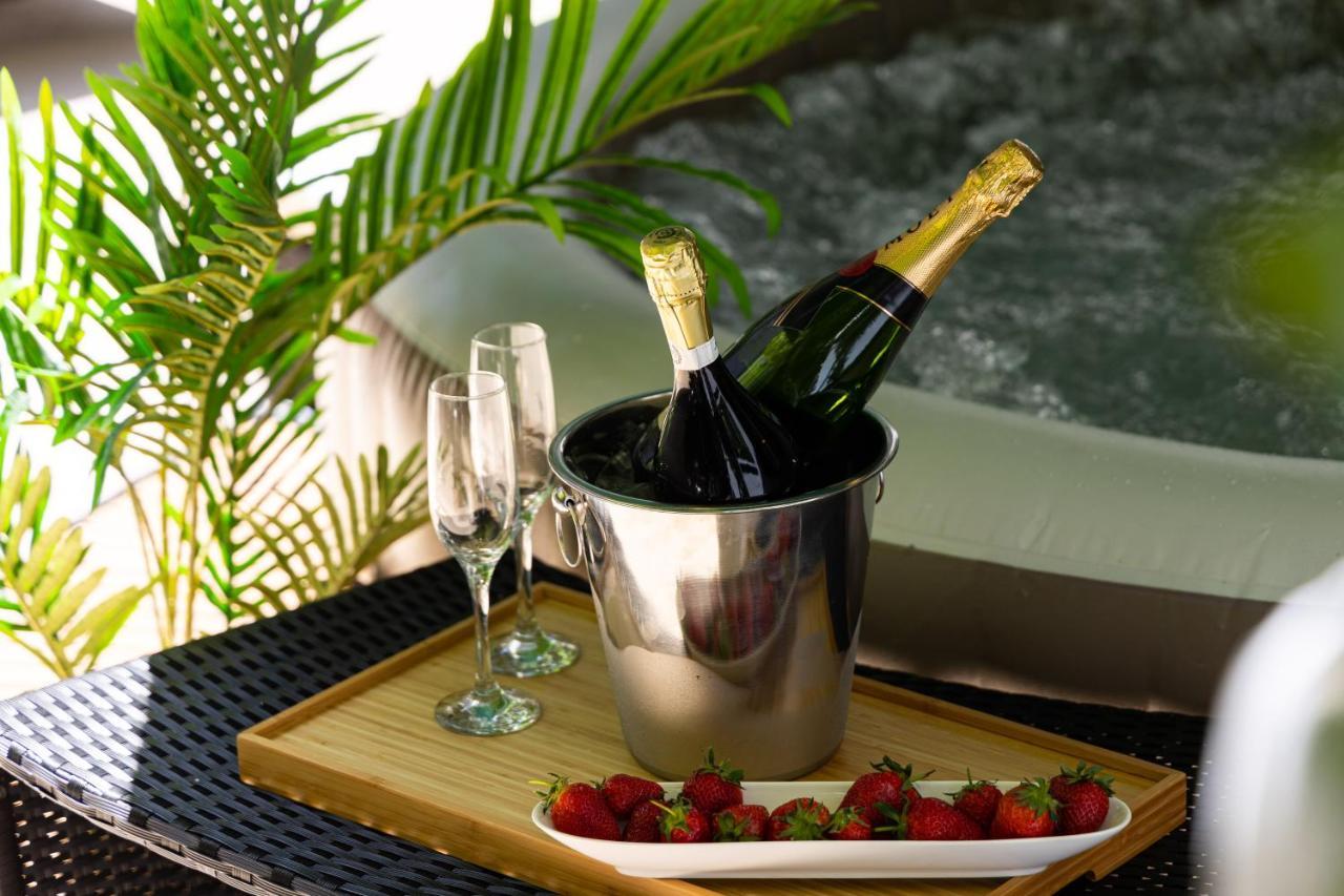 Oasis Luxury Apartment With Terrarce And Jacuzzi 스플리트 외부 사진